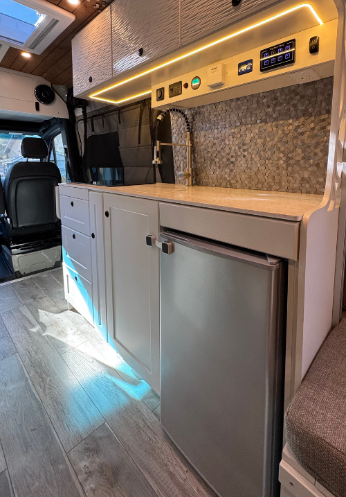 Van refrigerator Van View